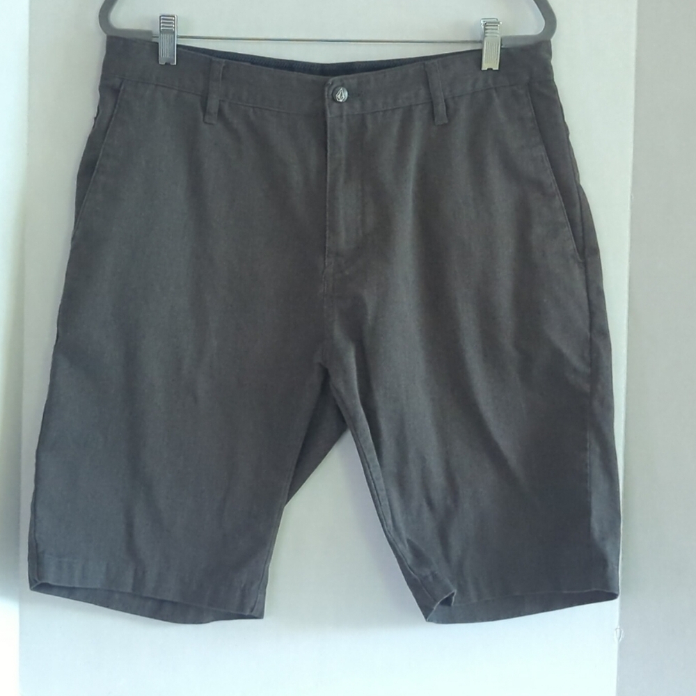 Volcom Brown Mid Rise Shorts w Pockets Size 34 Inseam 10.5
